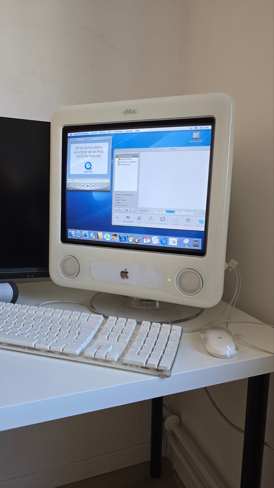 Apple iMac G4 (eMac) met Tilt en Swivel stand, Computers en Software, Apple Desktops, Gebruikt, Minder dan 4 GB, Onbekend, Ophalen of Verzenden