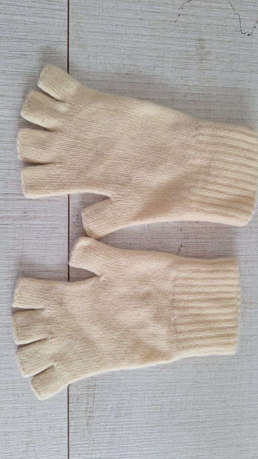 Crèmekleurige vingerloze handschoenen, Kleding | Dames, Ophalen of Verzenden, Zo goed als nieuw, Maat 38/40 (M), Handschoenen