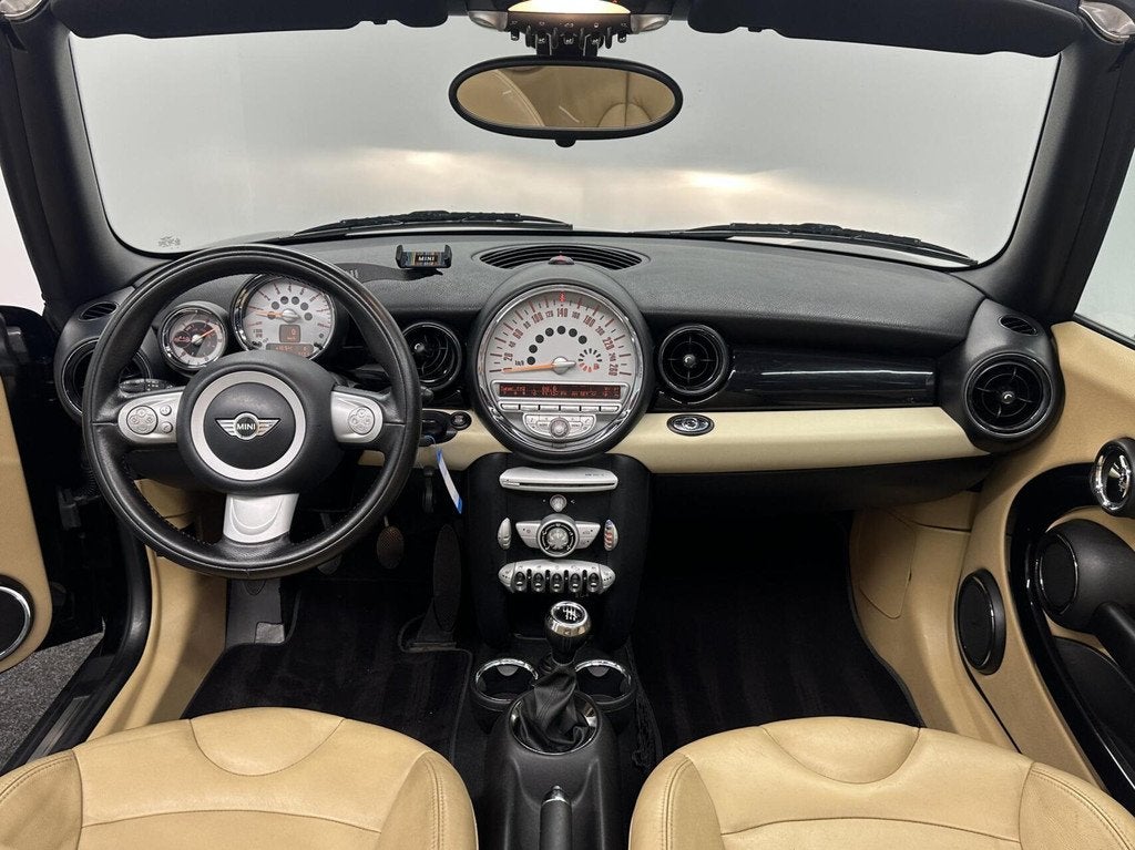 Mini Cabrio 1.6 Cooper Chili AIRCO CRUISE LM LEDER STOELVERW, Gebruikt, 4 cilinders, 4 stoelen, Bedrijf