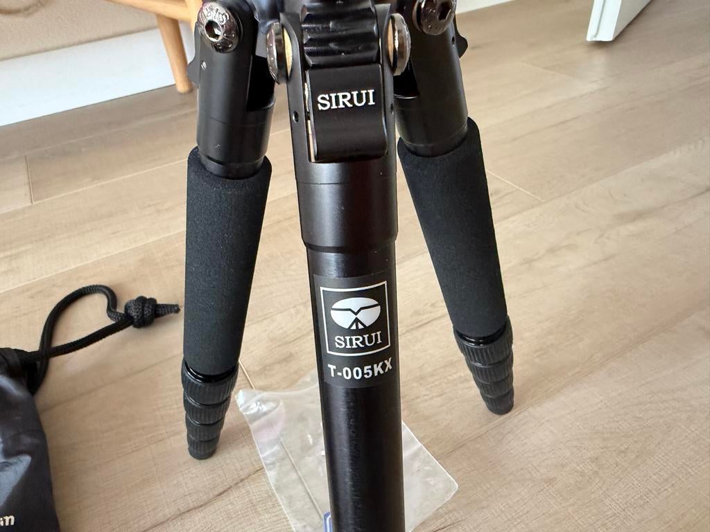 Sirui T-005KX statief met hoesje, Gebruikt, Minder dan 150 cm, Met balhoofd, Ophalen of Verzenden