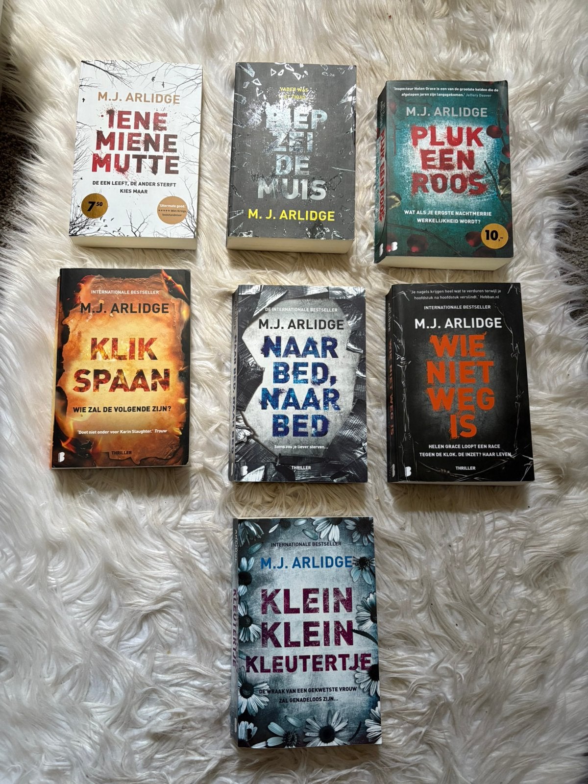 M.j. Arlidge helen grace boeken, Ophalen of Verzenden, Zo goed als nieuw