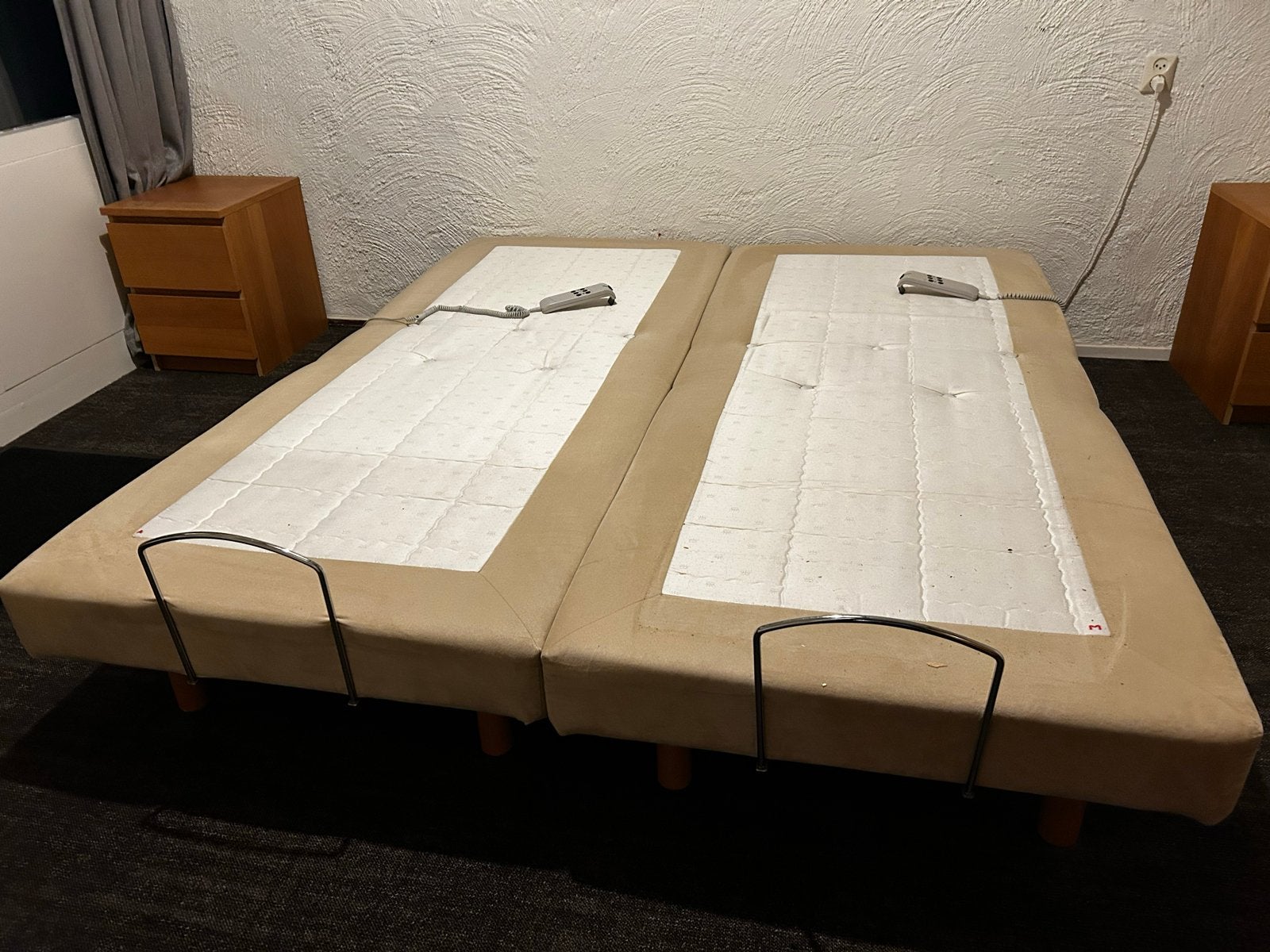 Elektrisch verstelbare boxsprings, Ophalen, Gebruikt, Tweepersoons, 180 cm