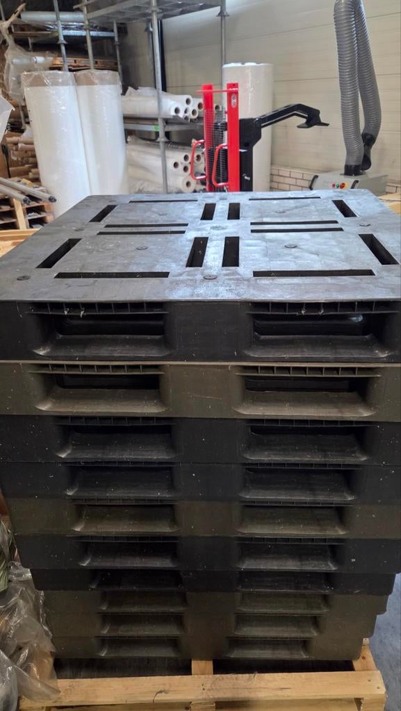 Kunststof pallets 110x110x15cm, €10, Ophalen, 100 cm of meer, 60 cm of meer, Overige typen
