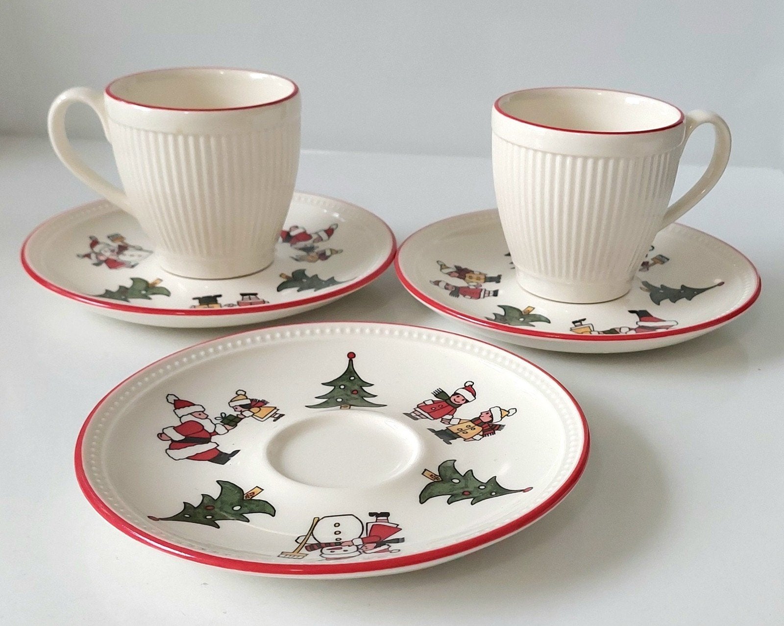 Wedgwood Windsor Christmas Kopjes Schotels Kerst Servies, Ophalen of Verzenden, Gebruikt, Porselein, Kop(pen) en/of Schotel(s)