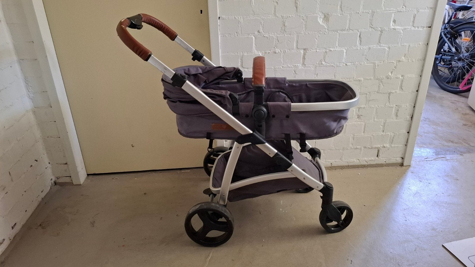 Buggy met verstelbare rugleuning en zonnekap, Ophalen, Gebruikt, Verstelbare rugleuning
