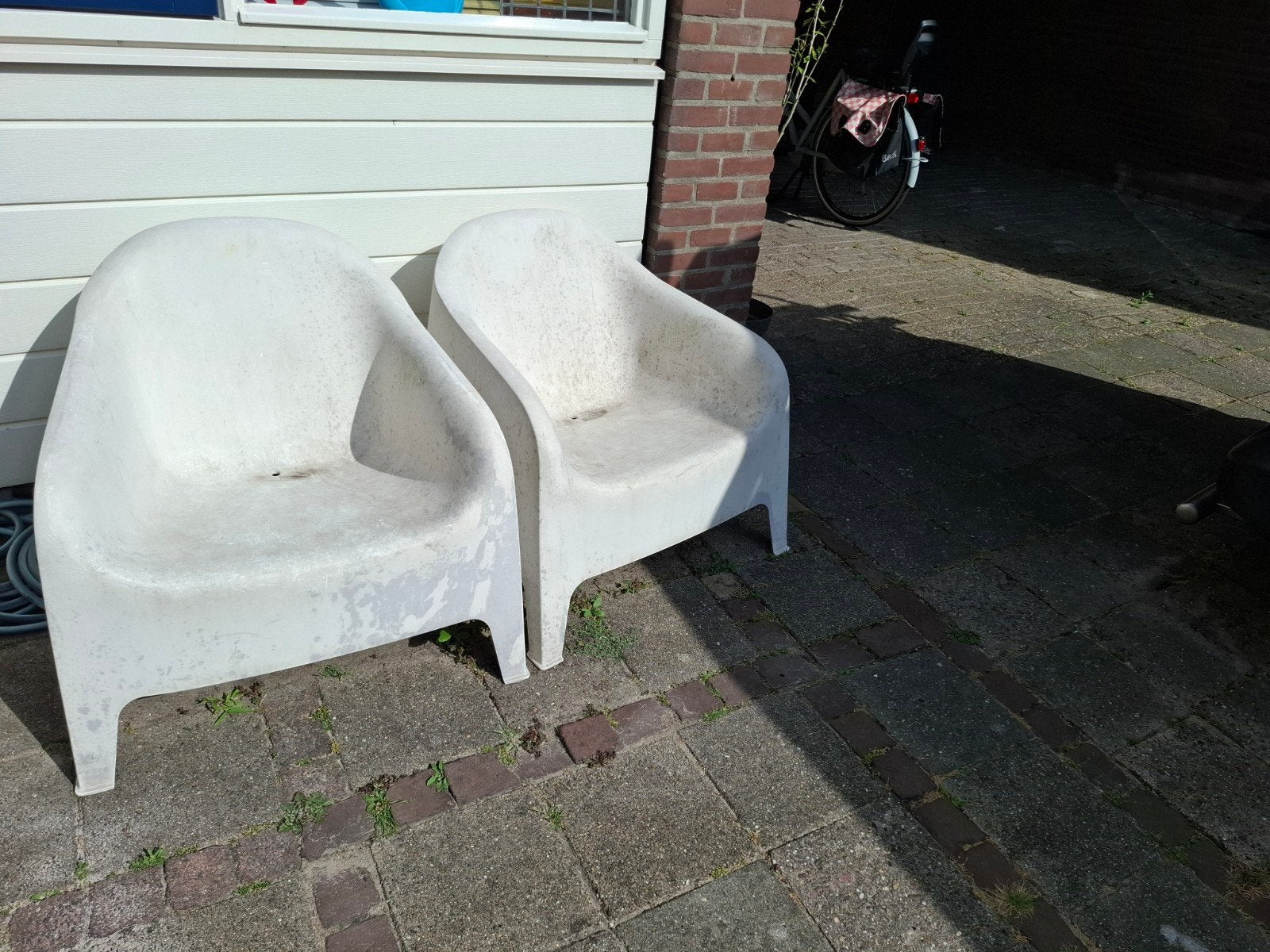 SKARPÖ Fauteuil, buiten - wit, Ophalen, Gebruikt, Kunststof