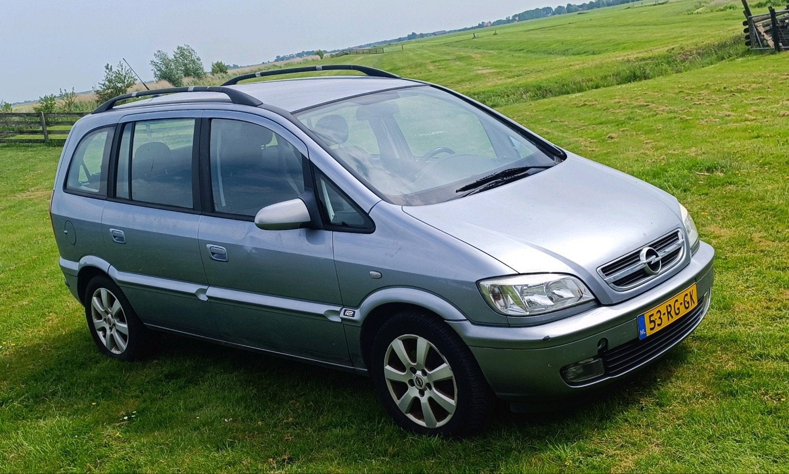 Opel Zafira 2.2 16V 2005 Grijs 7 zitter Nieuwe Apk, Voorwielaandrijving, 4 cilinders, 7 stoelen, 75 €/maand