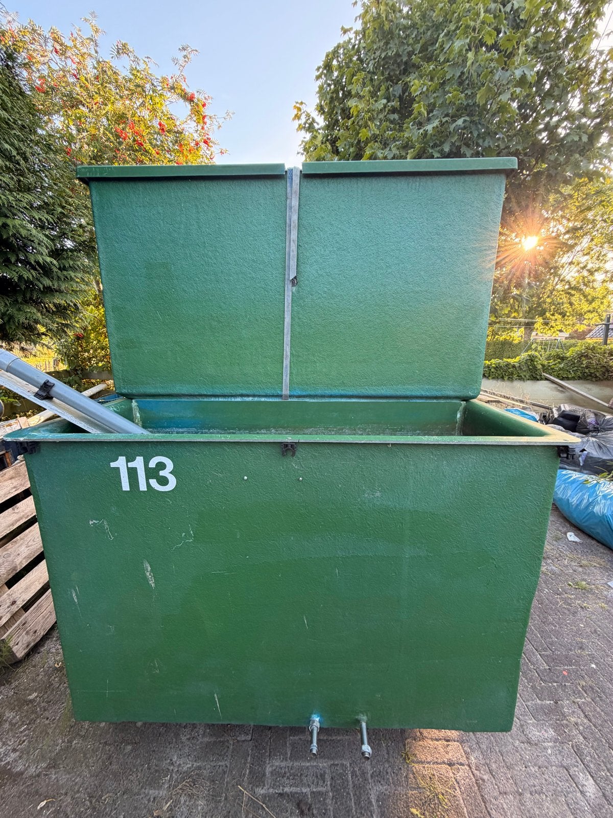 Dubbelwandige polyester/quarantaine bak 3500 liter, Ophalen, Gebruikt