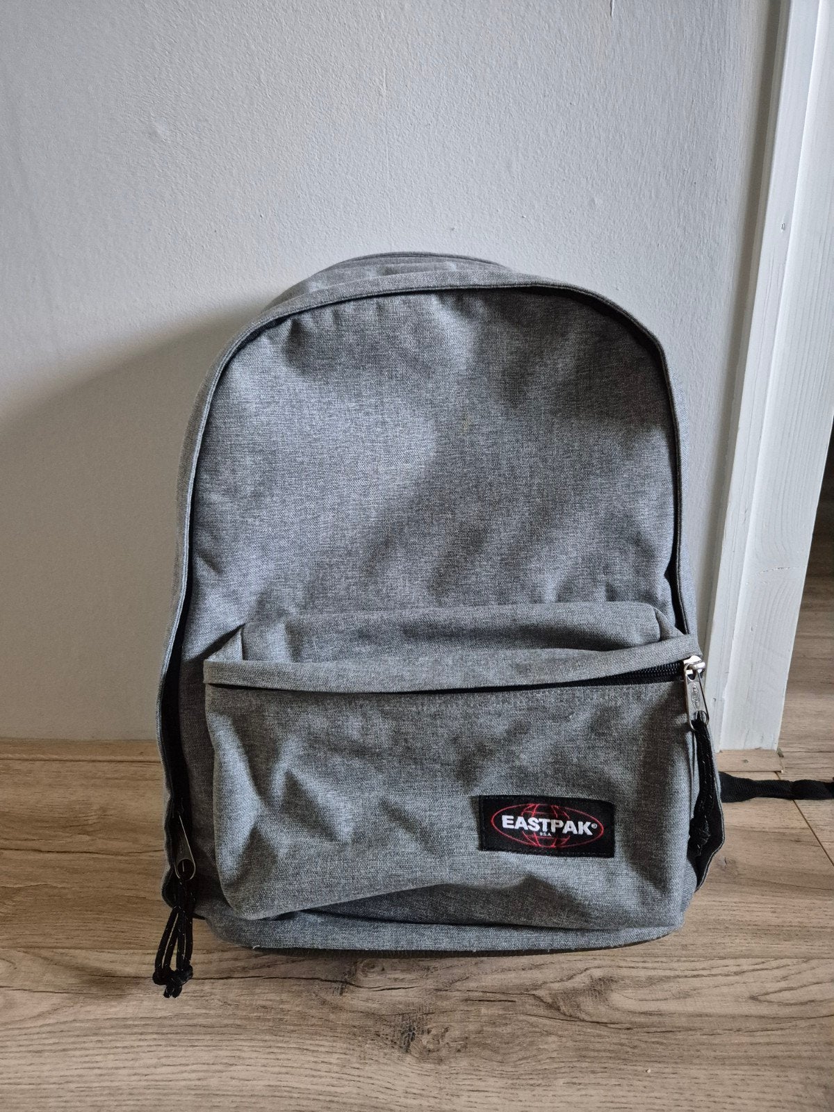 Eastpak Rugzak Grijs, Gebruikt, 25 tot 40 cm, Ophalen of Verzenden, 30 tot 45 cm