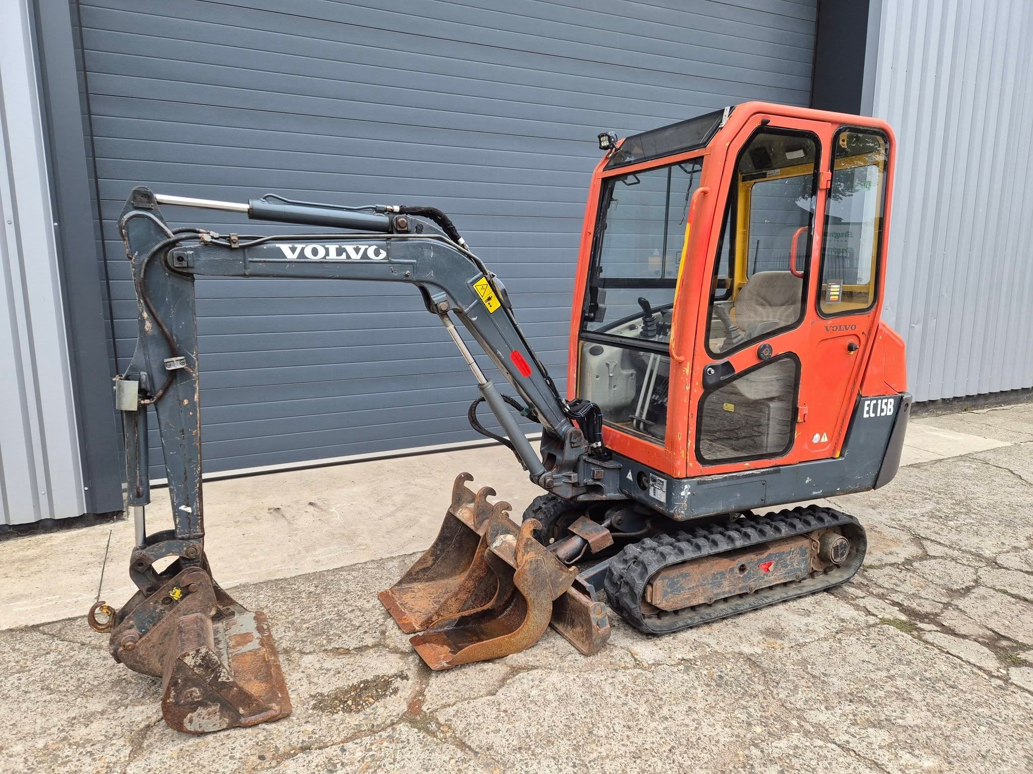 Volvo EC15B Minigraver Graafmachine Minikraan (bj 2006), Zakelijke goederen, Machines en Bouw | Kranen en Graafmachines, Graafmachine