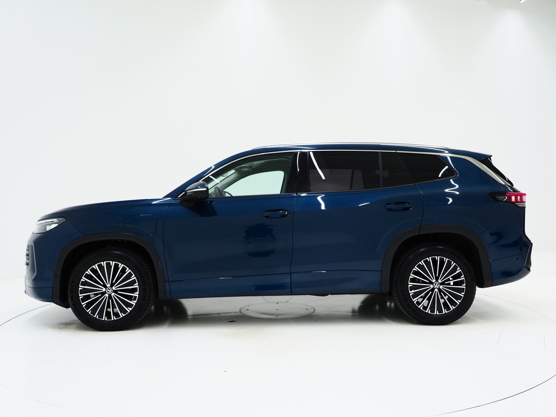 Volkswagen Tayron 1.5 eHybrid Elegance 204PK | Leder/Alcanta, 4 cilinders, Verwarmde buitenspiegels, Blauw, Plug-in hybride
