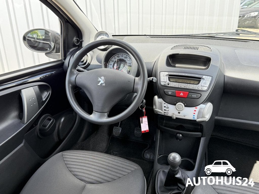Peugeot 107 1.0 Active NL-AUTO|AIRCO|1-EIGENAAR|5DRS, Voorwielaandrijving, Euro 5, Gebruikt, Zwart