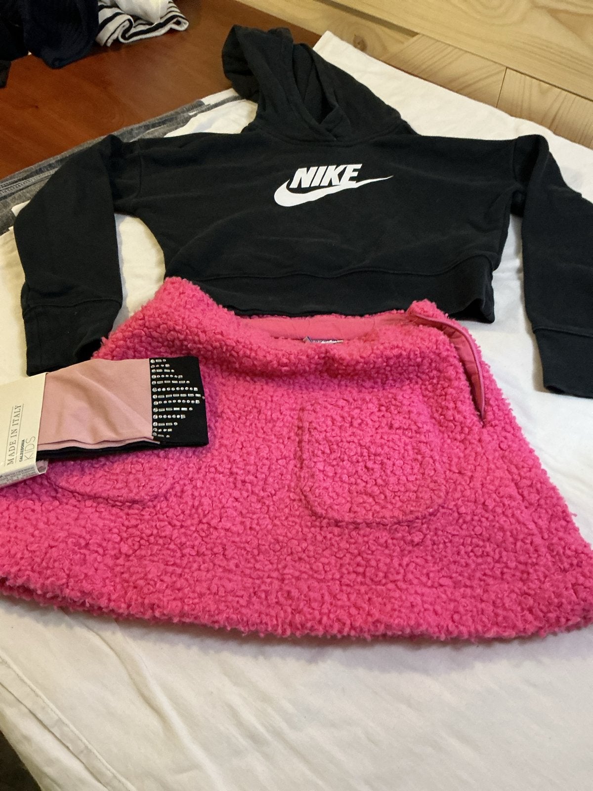 Nike hoodie en roze teddy rokje voor meisjes maat 128, Kinderen en Baby's, Ophalen of Verzenden, Gebruikt, Meisje