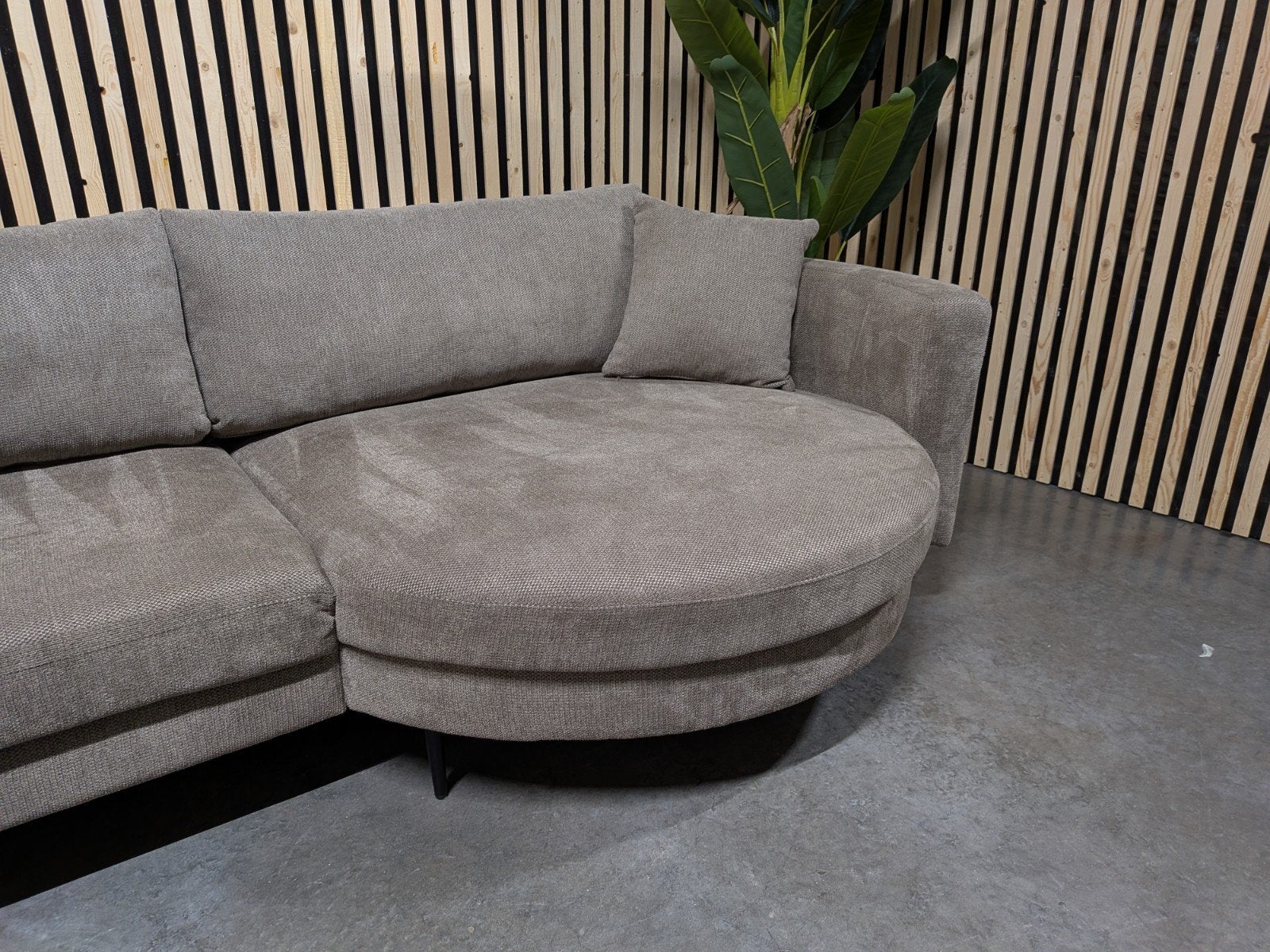 Foto 6 van Nous Living 'Narbonne' Hoekbank / Bruin - Gratis Bezorging