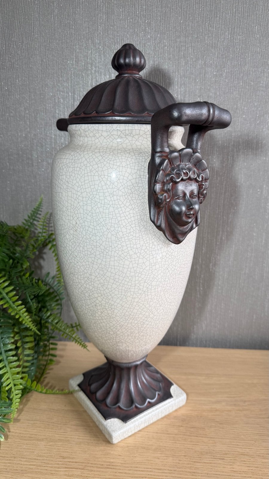 Decoratieve Urn Ceramher Spanje - Wit Gecraqueleerd Keramiek, Ophalen of Verzenden