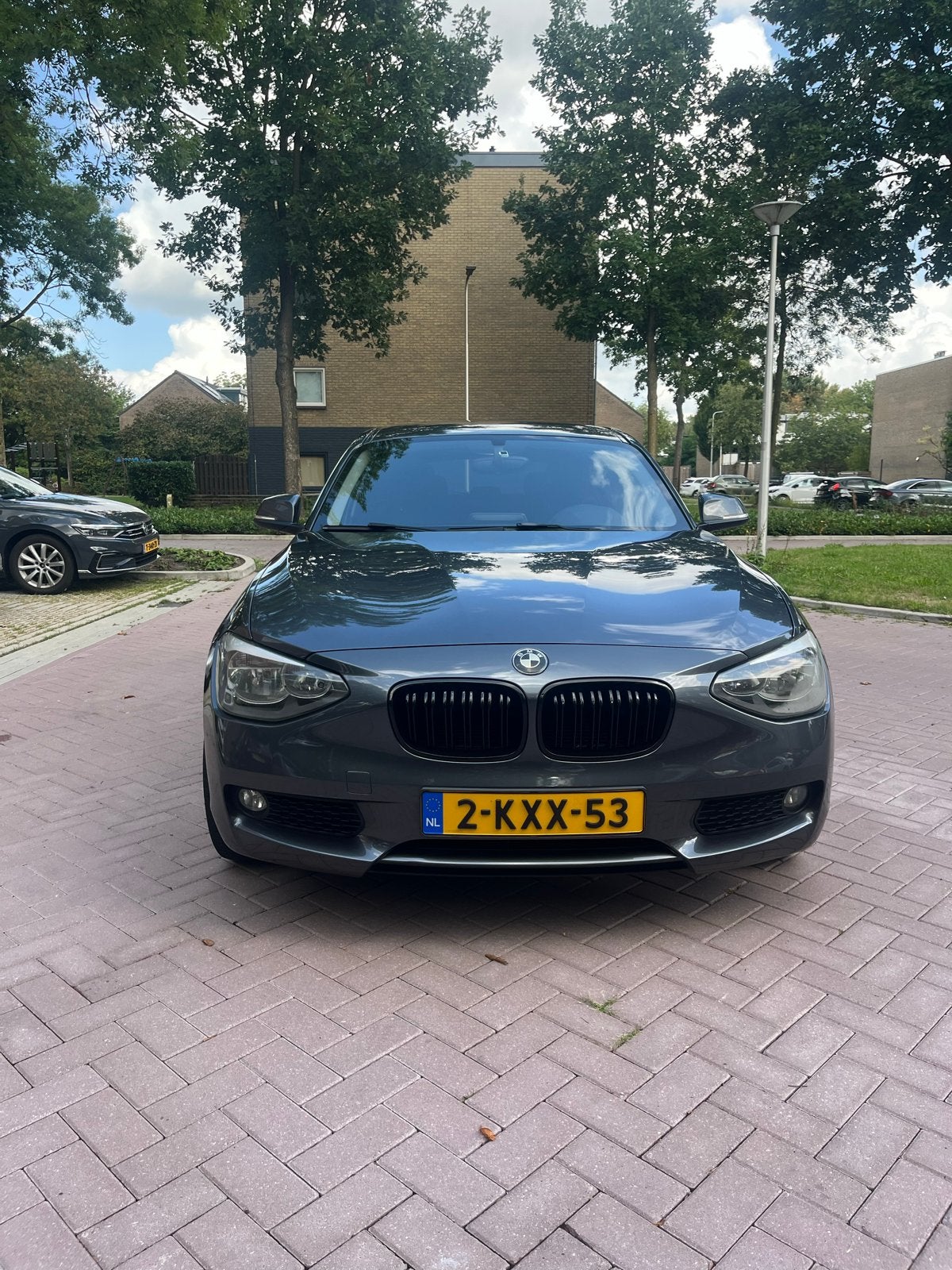 BMW 1 Serie 114i EDE business uit 2013, 1-Serie, Handgeschakeld, Particulier, Zilver of Grijs