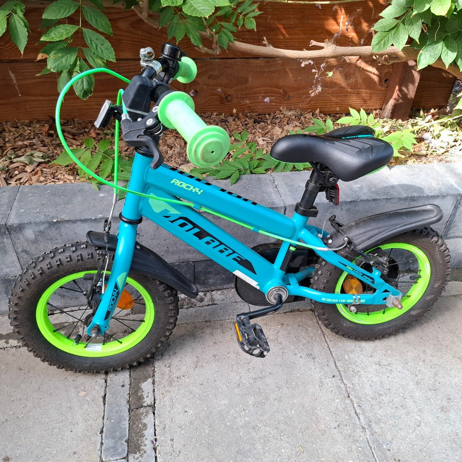 Volare Rocky Kinderfiets 12 inch - Zo goed als nieuw, Velgrem, Volare, Ophalen of Verzenden, Minder dan 16 inch