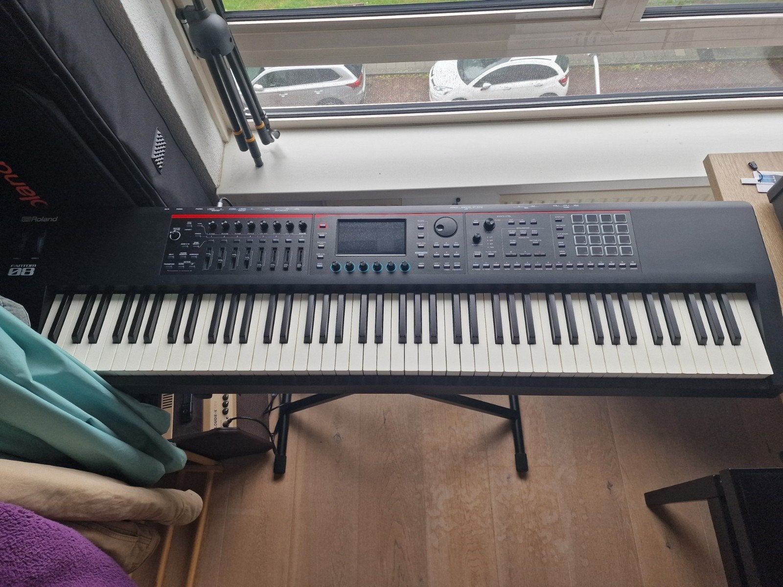 Roland Fantom 08 + draagtas + standaard, Ophalen, 88 toetsen, Roland, Zo goed als nieuw