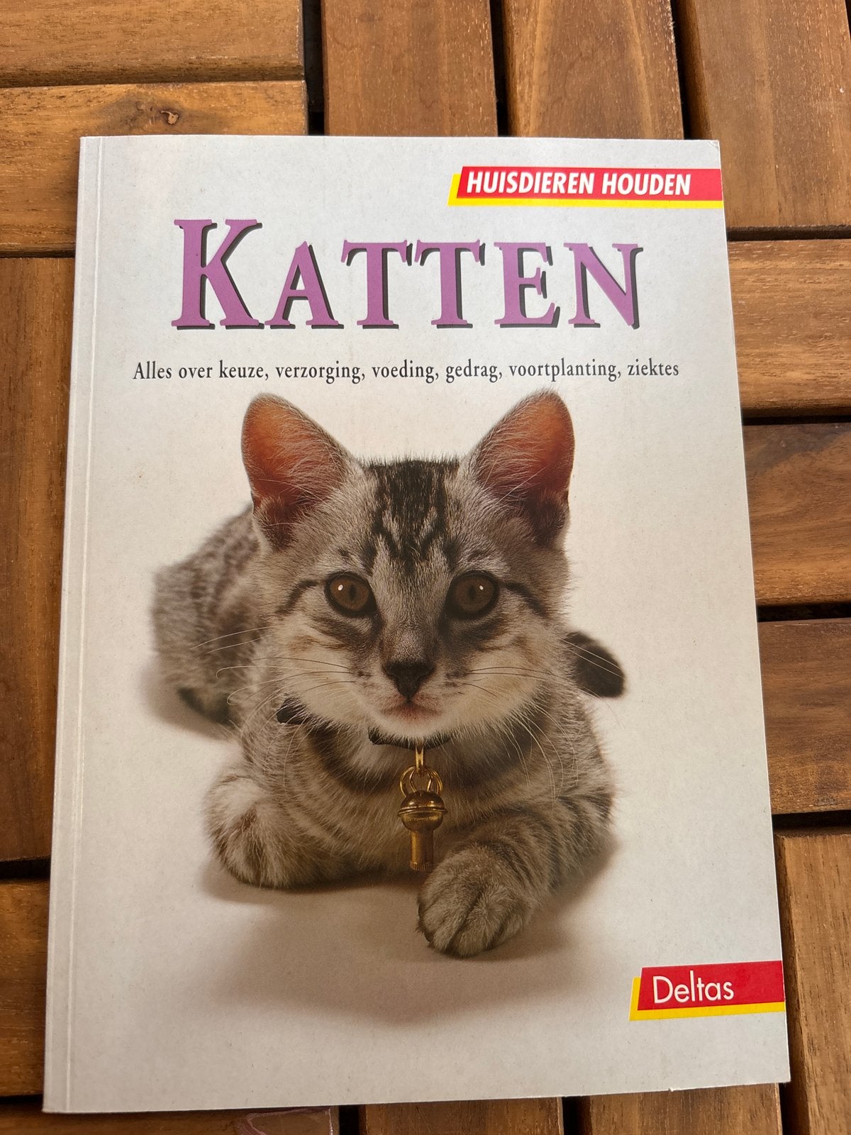 Huisdieren Houden: Katten - Alles over verzorging en gedrag, Ophalen of Verzenden, Zo goed als nieuw, Katten