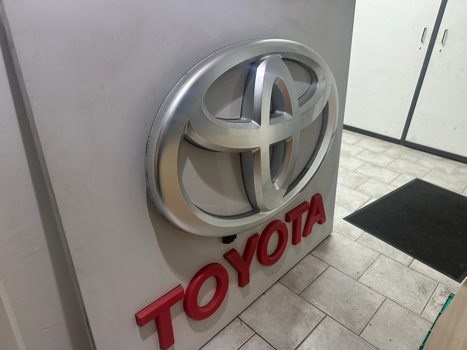 ZeldzaamGroot Toyota Lichtreclamebord Perfect voor Showroom, Verzamelen, Ophalen of Verzenden, Gebruikt, Auto's