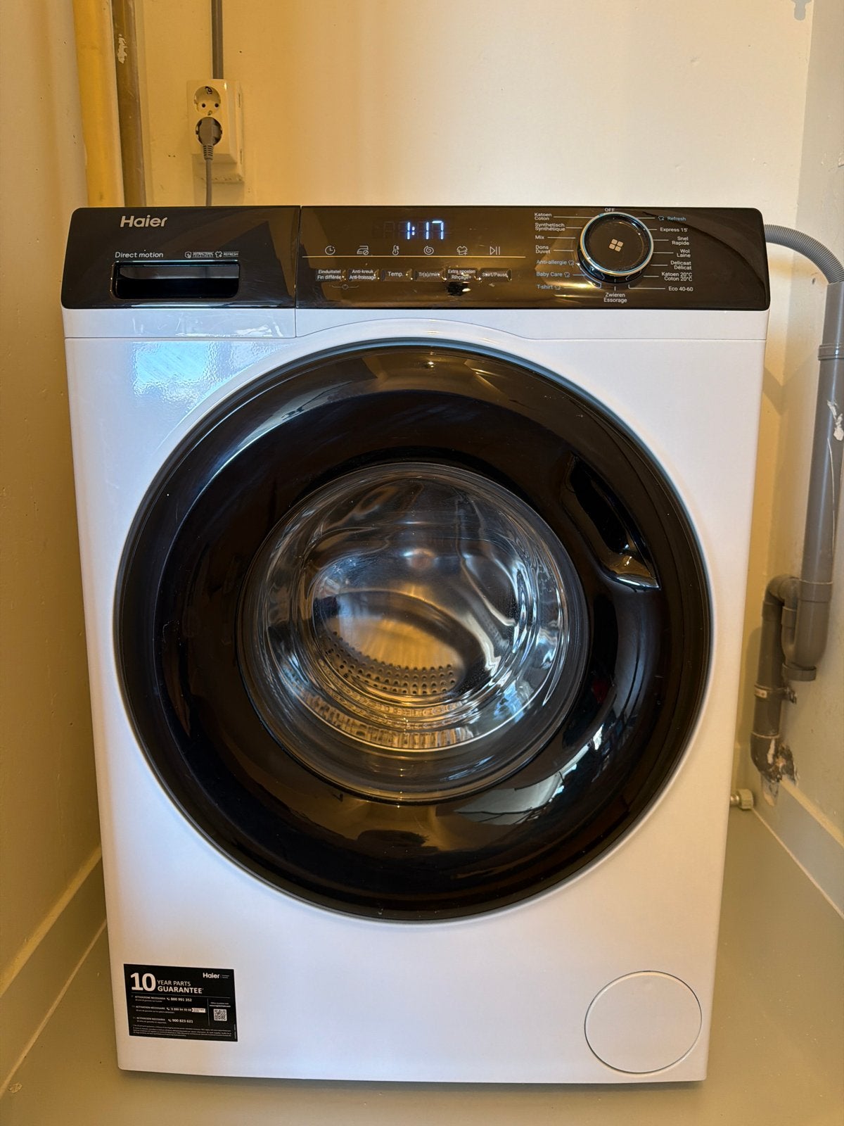 Haier Wasmachine - 3 jaar oud zeer weinig gebruikt, Ophalen, 1200 tot 1600 toeren, 8 tot 10 kg, Zo goed als nieuw