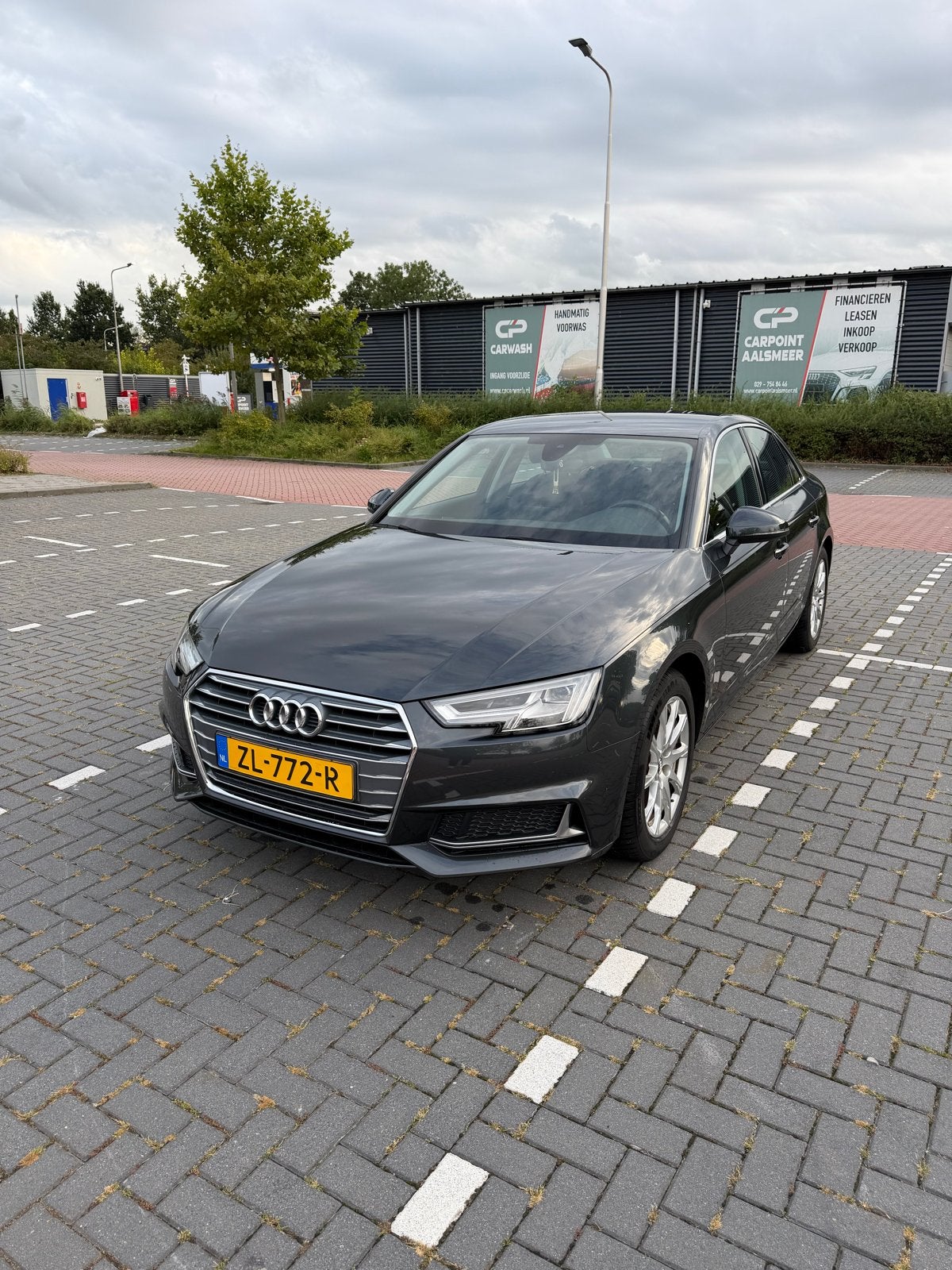 Foto 2 van Audi A4 35 Tfsi 150pk S Tronic 2019 Grijs