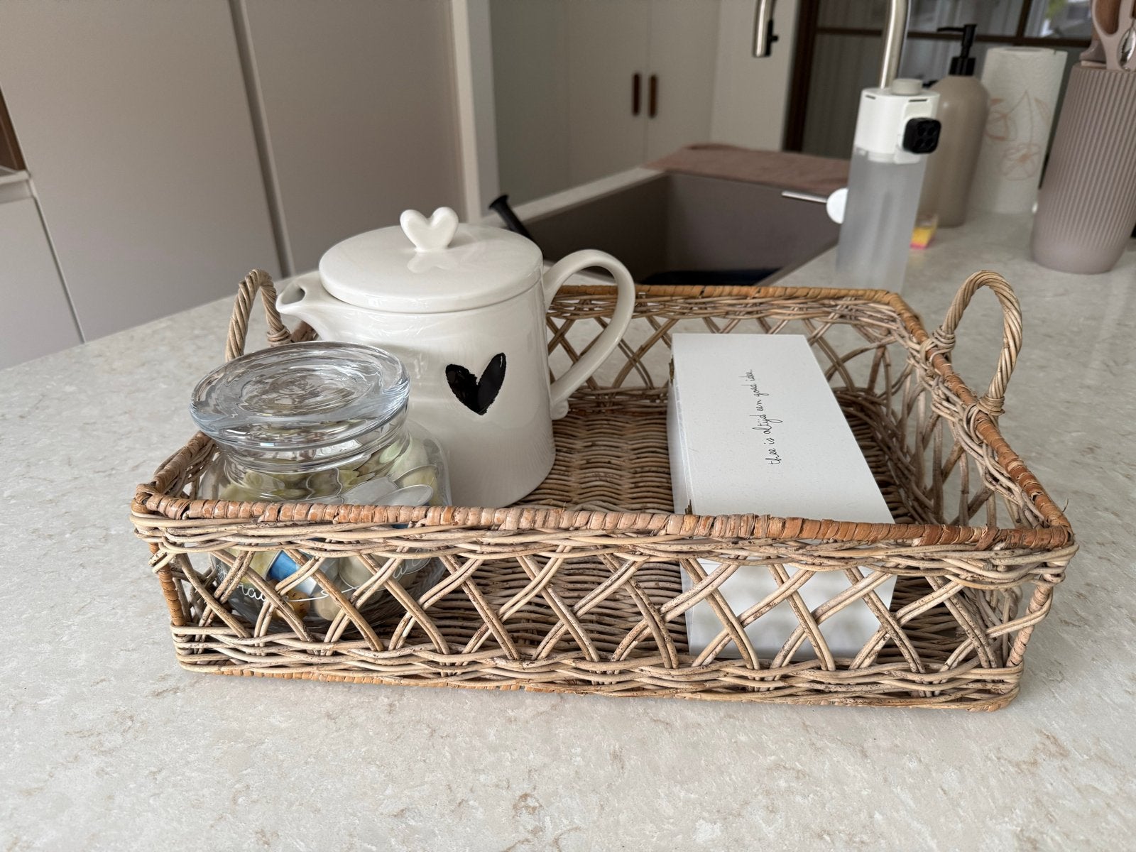 Rivièra Maison rotan mand met handvatten, Huis en Inrichting, Woonaccessoires | Overige, Ophalen of Verzenden, Natuurlijk materiaal