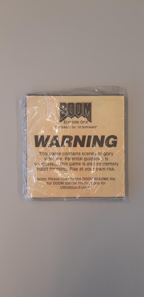 DOOM Episode One Shareware by "id Software" v1.2 floppy disk, Computers en Software, Overige Computers en Software, Nieuw, Ophalen of Verzenden