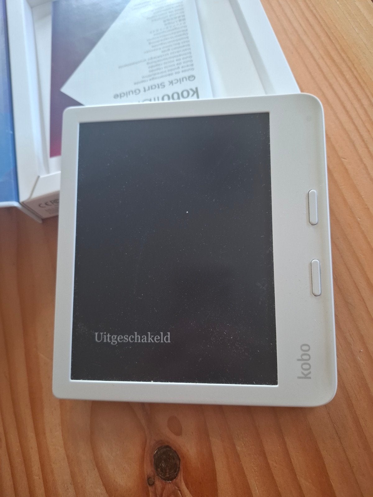 witte kobo libra 2 , 2,5 jaar gebruikt, Computers en Software, E-readers, Bluetooth, Kobo Libra, Ophalen of Verzenden, Zo goed als nieuw