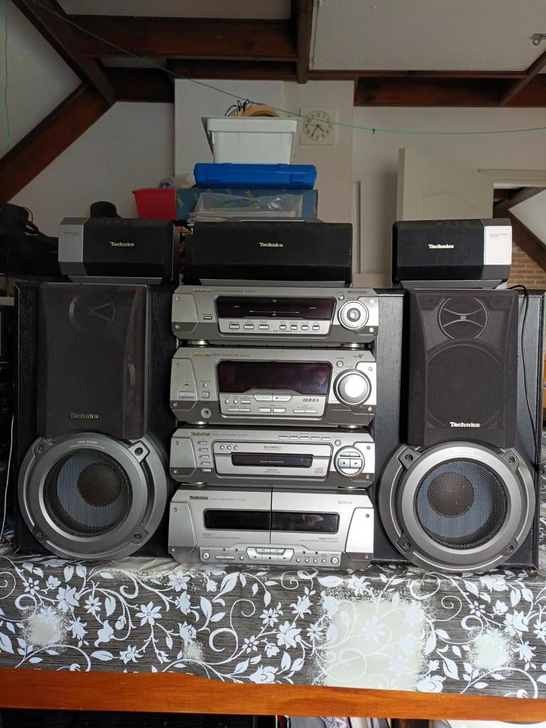 Technics Stereo Set met CD, Cassette, Tuner en Speakers, Ophalen of Verzenden, Gebruikt, Tuner of Radio, Losse componenten