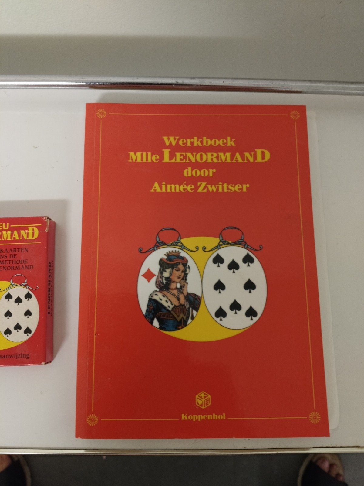 Werkboek Mlle Lenormand door Aimée Zwitser + waarzegkaarten, Tarot of Kaarten leggen, Ophalen of Verzenden, Zo goed als nieuw