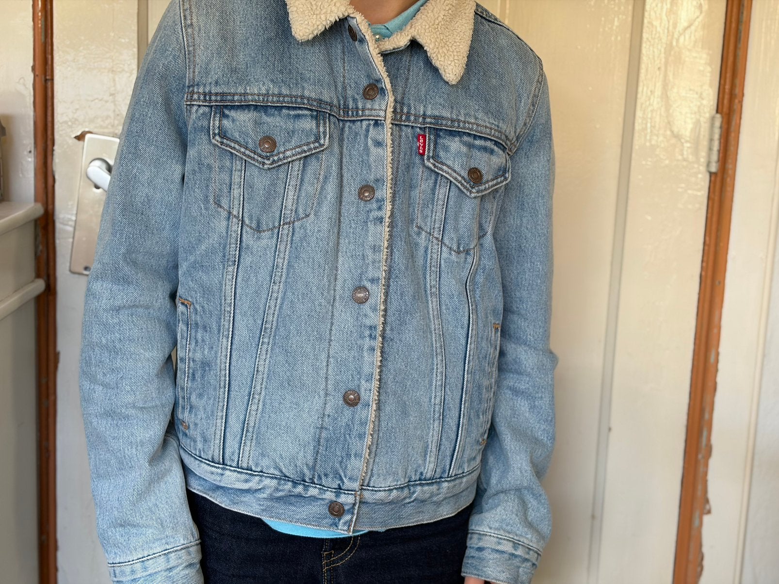 Levi’s Sherpa Denim Trucker Jacket jongen S, Ophalen of Verzenden, Zo goed als nieuw, Maat 46 (S) of kleiner, Blauw