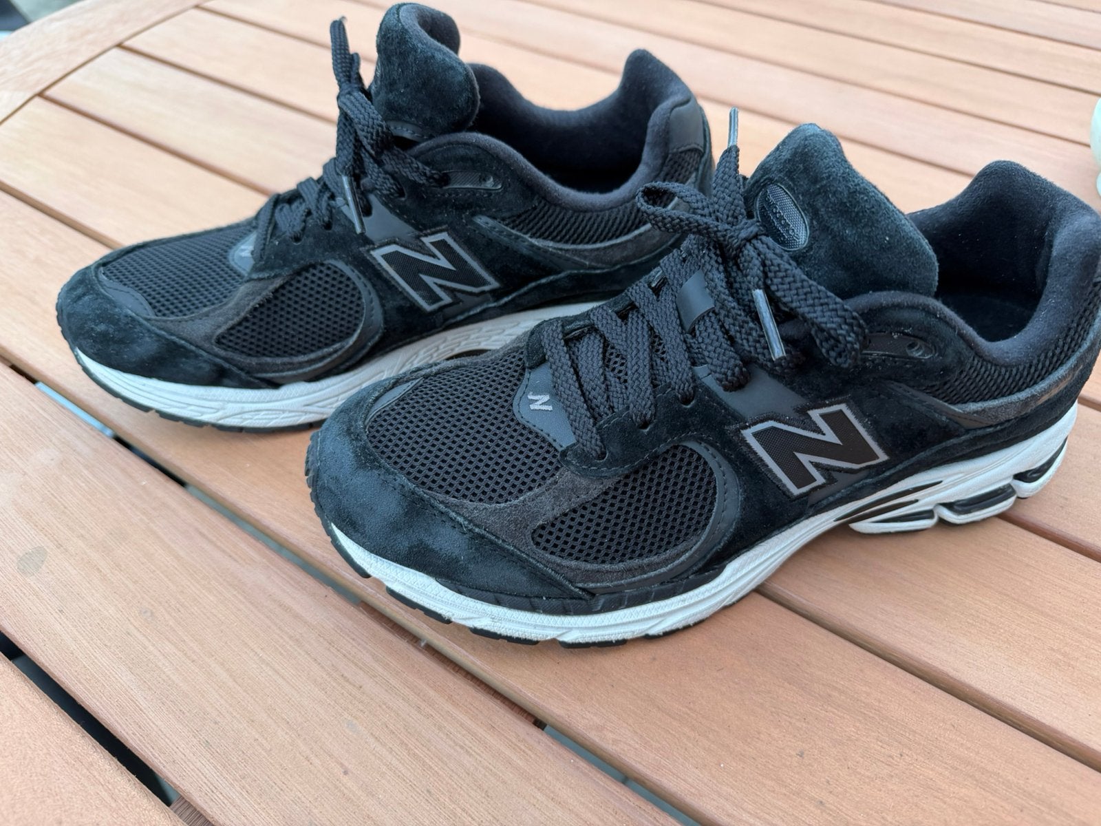 New Balance M2002 2002R M2002RBK maat 42,5, Ophalen of Verzenden, Zo goed als nieuw