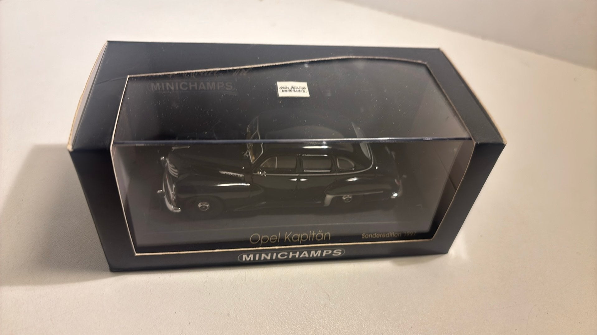 Opel kapitan minichamps 1.43, Overige merken, Auto, Ophalen of Verzenden, A