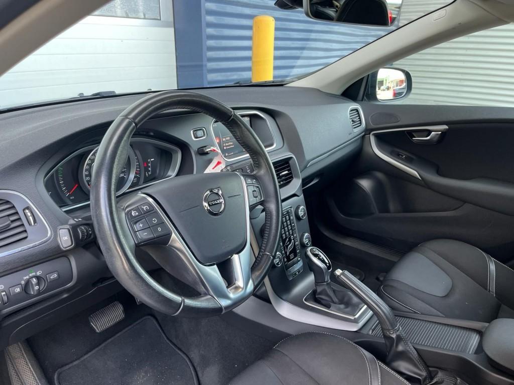 Volvo V40 1.5 T2 122PK Momentum LED/NAVI/PDV Voor en achter, Auto's, Volvo, Euro 6, 700 kg, Blauw, Electronic Stability Program (ESP)