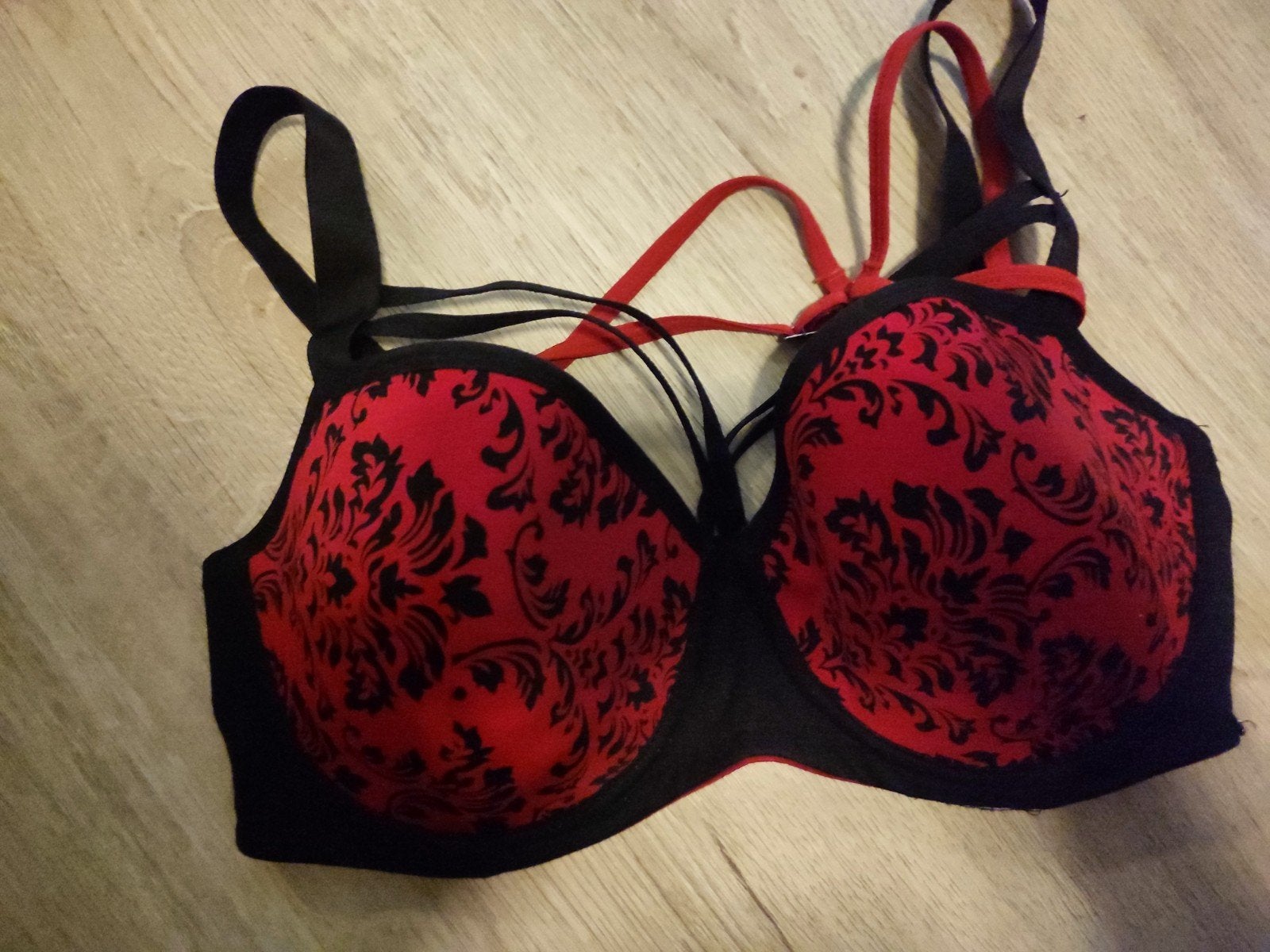 Sapph BH rood met zwart patroon, maat 75E, Kleding | Dames, Ondergoed en Lingerie, Sapph, Ophalen of Verzenden, Rood, BH