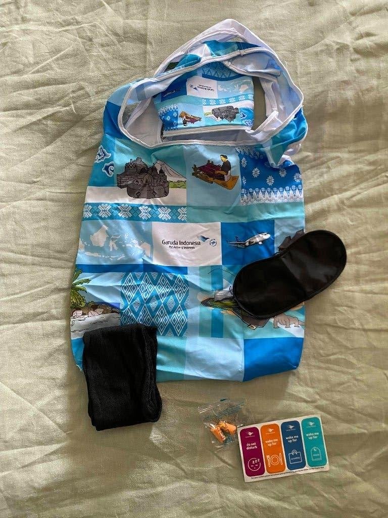 Garuda toilettas met inhoud, Sieraden, Tassen en Uiterlijk, Toilettassen, Ophalen, Nieuw, Blauw, Heer of Dame