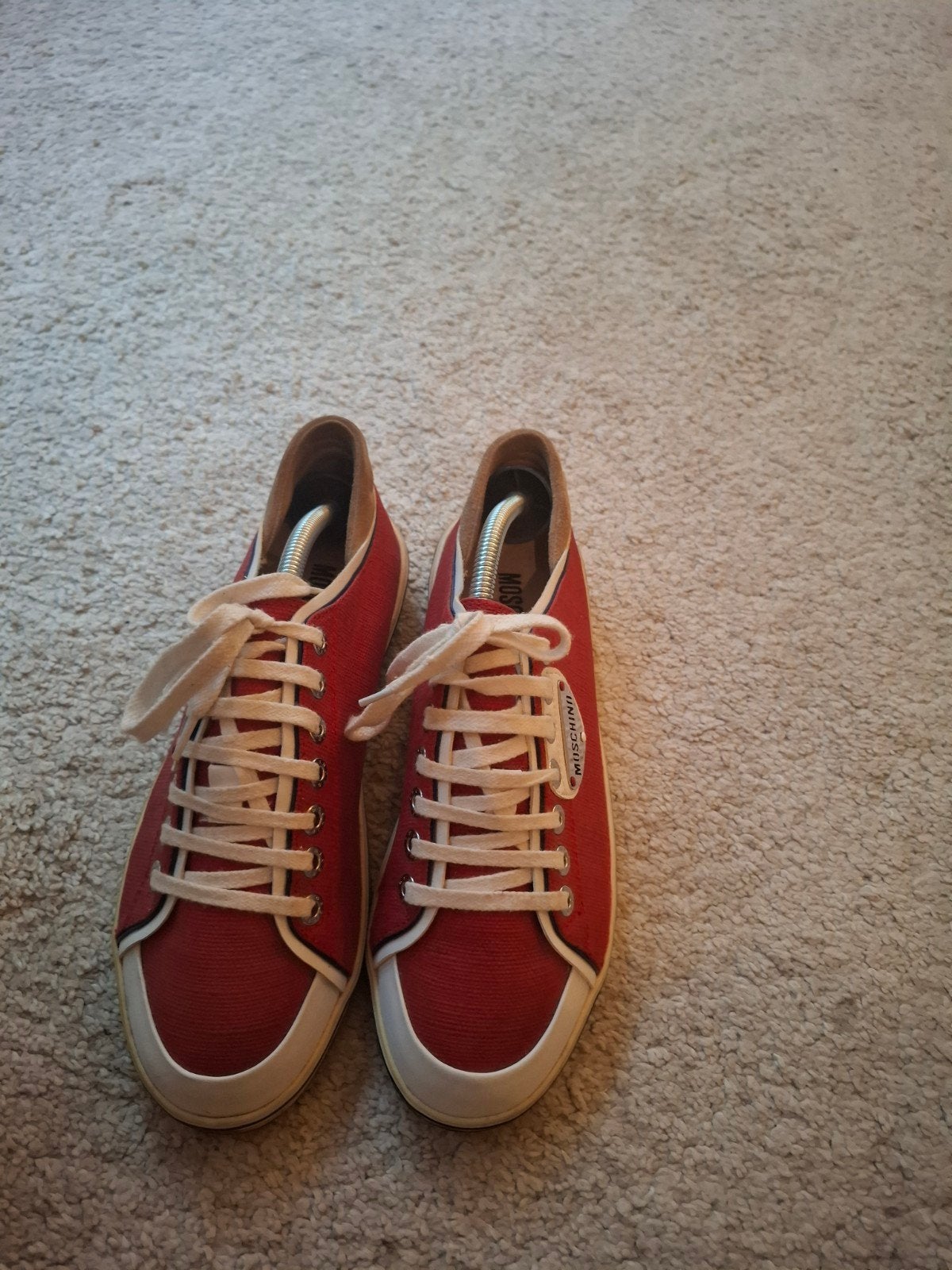 Moschino canvas sneakers, gedragen steenrood, maat 42, Kleding | Dames, Sneakers of Gympen, Gedragen, Rood, Moschino