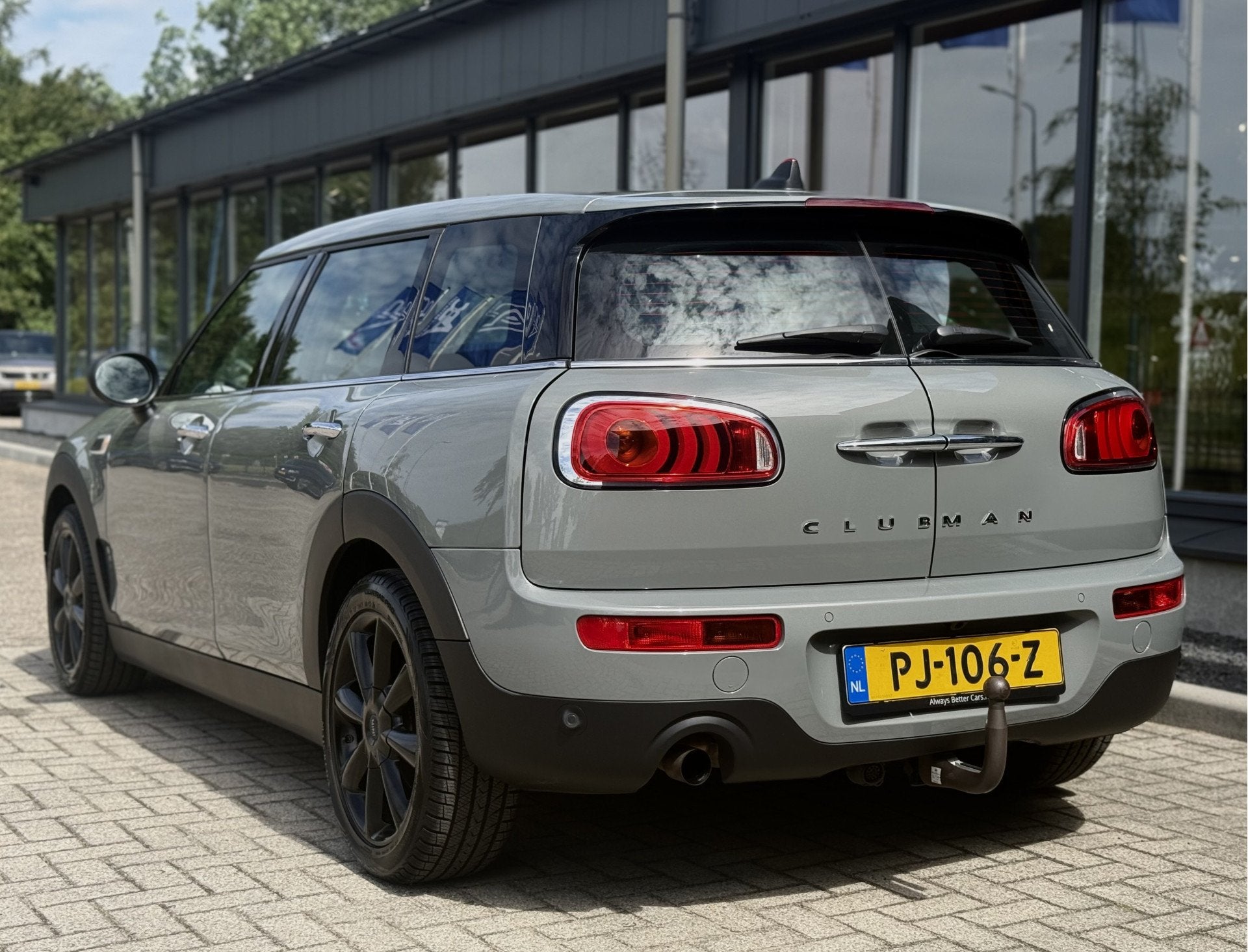 MINI Clubman 1.5 One Serious Business Automaat (bj 2017), Auto's, Mini, Stof, Gebruikt, 3 cilinders, 1100 kg