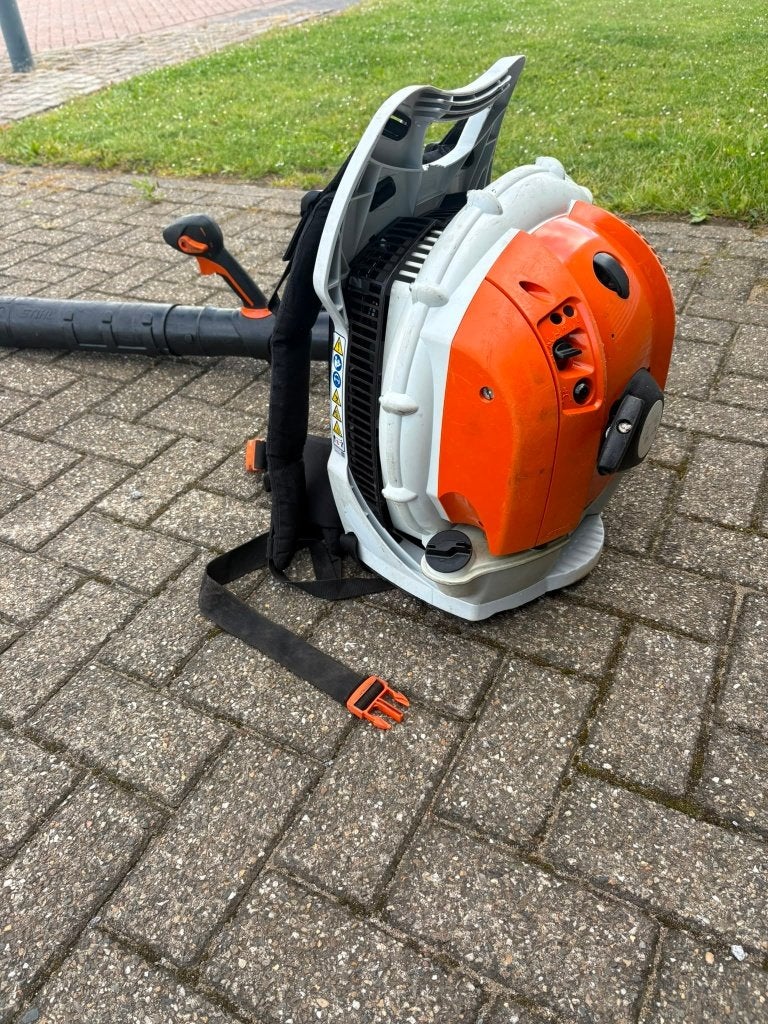 Bladblazer Stihl BR600, Tuin en Terras, Ophalen, Gebruikt, Ruggedragen, Met opvangzak