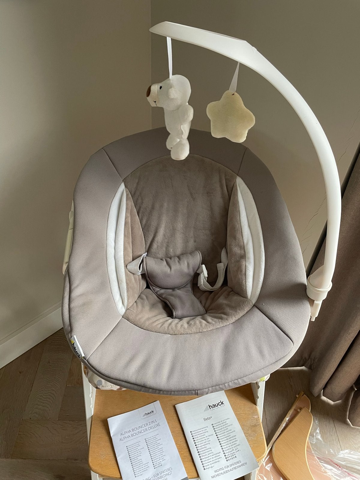 Hauck Beta+ meegroeistoel met bouncer en accessoires, Kinderen en Baby's, Ophalen of Verzenden, Gebruikt, Meegroeistoel, Afneembaar eetblad