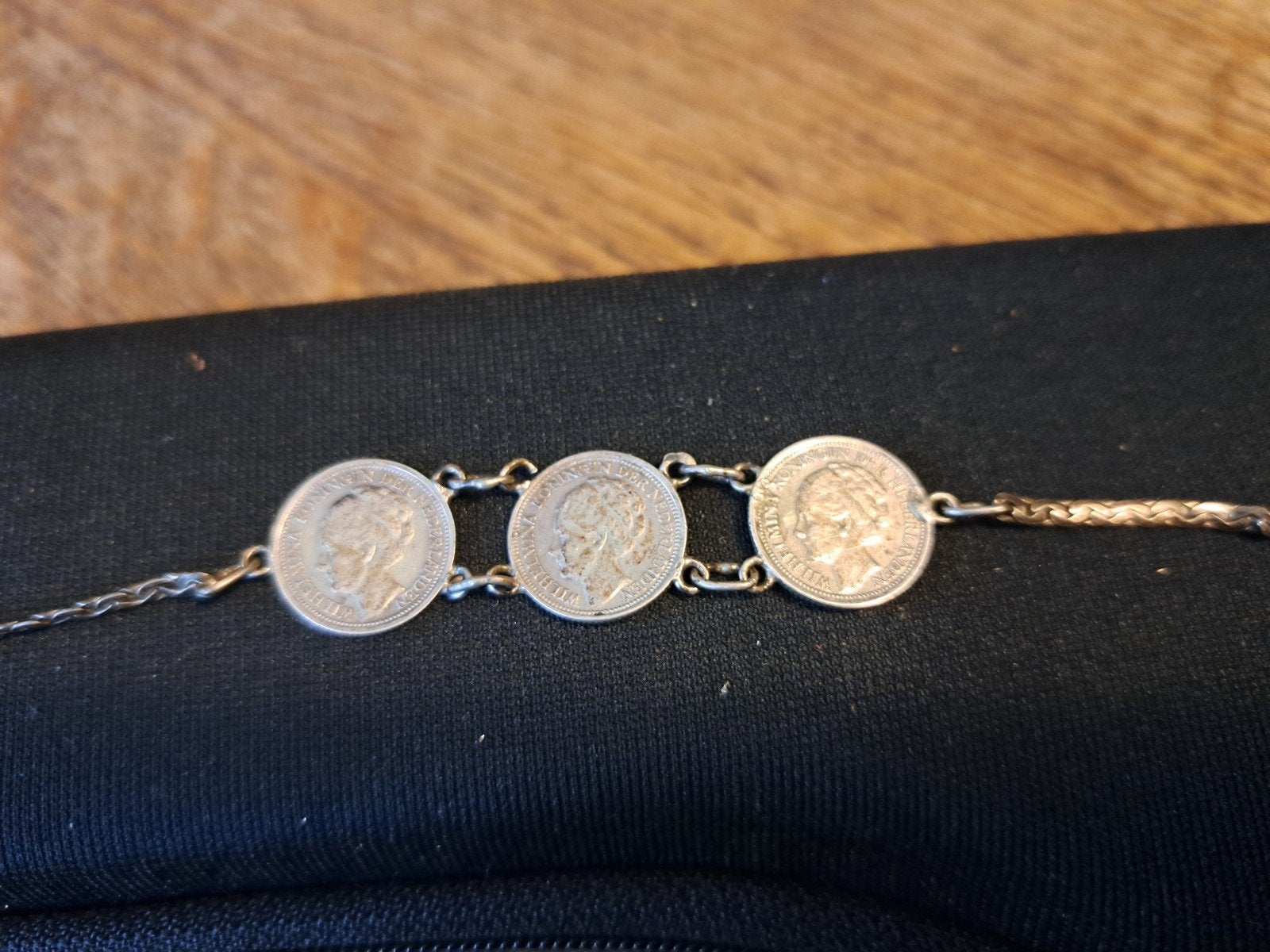Zilver armbandje 3x 10cent wilhelmina 1937 1938 1939, Ophalen of Verzenden, Zilver