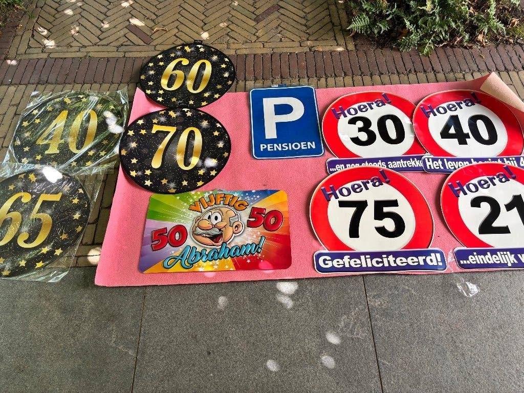 Feest borden, Ophalen, Versiering