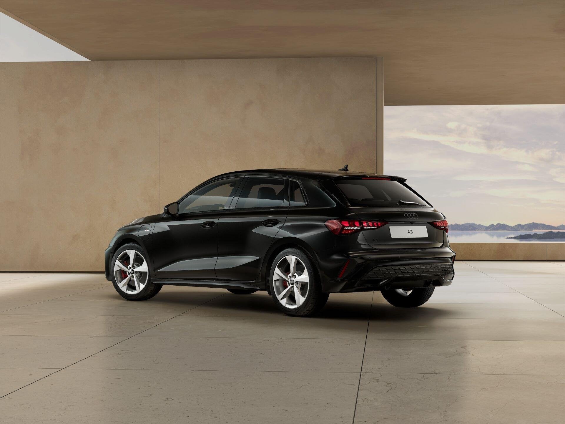 Audi A3 Sportback 45 TFSI e 272pk S Edition Competition | Pa, Auto's, 12 maanden, 1498 cc, 4 cilinders, 150 min