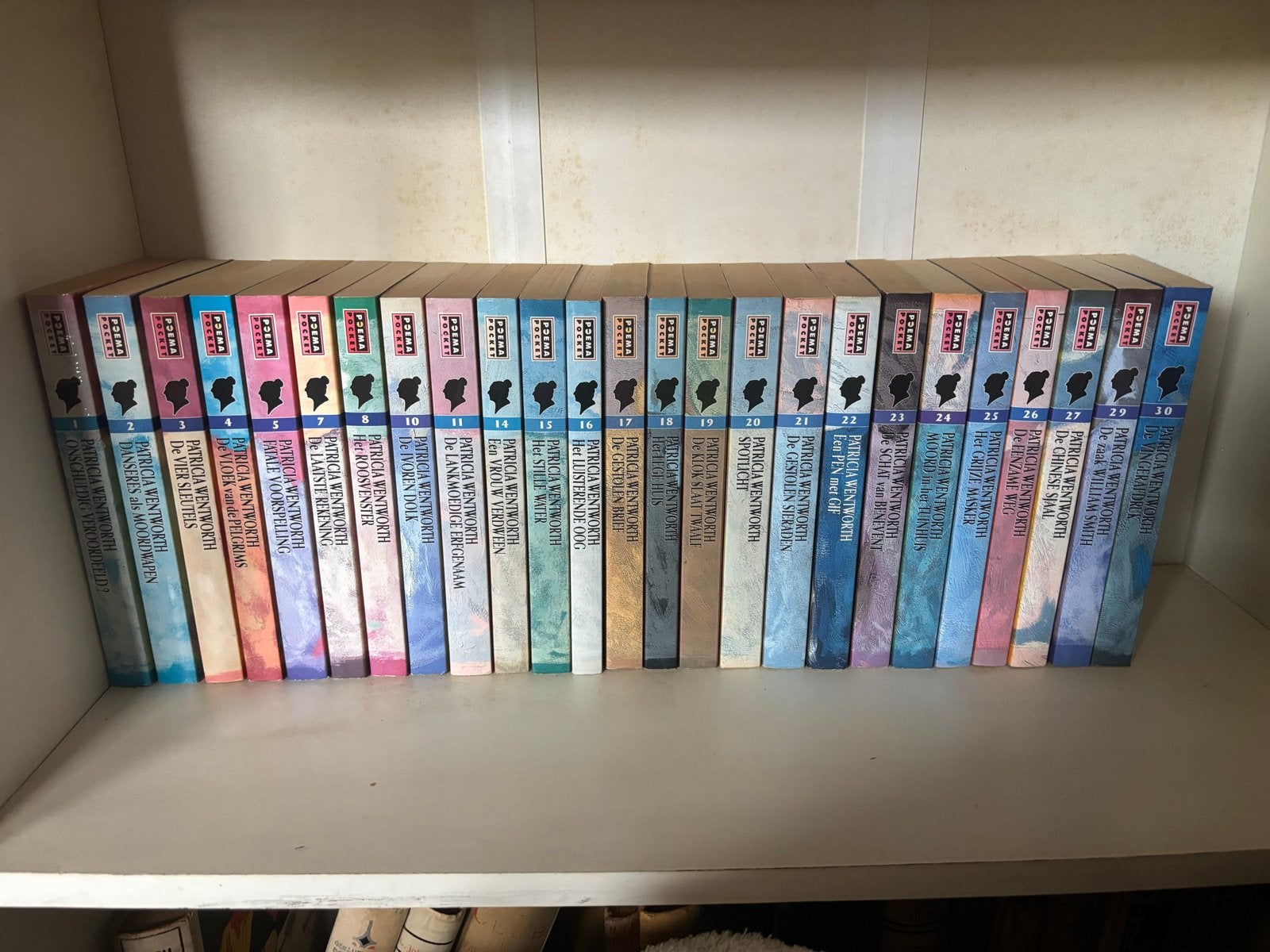 Patricia Wentworth - 25 Poema Pockets (Miss Silver), Boeken, Detectives, Verzenden, Gelezen
