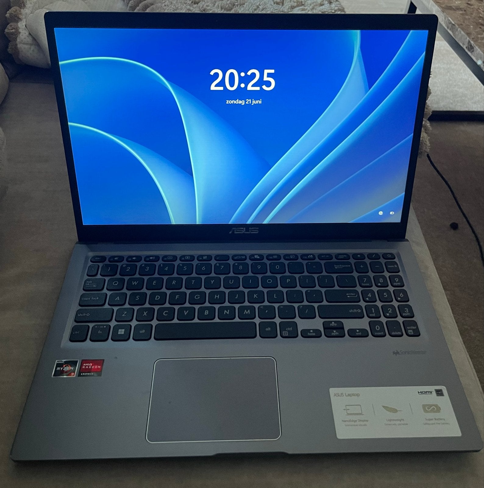 ASUS Laptop met AMD Ryzen 3 3250U en Radeon Graphics, Ophalen, Met videokaart, 2 tot 3 Ghz, 8 GB