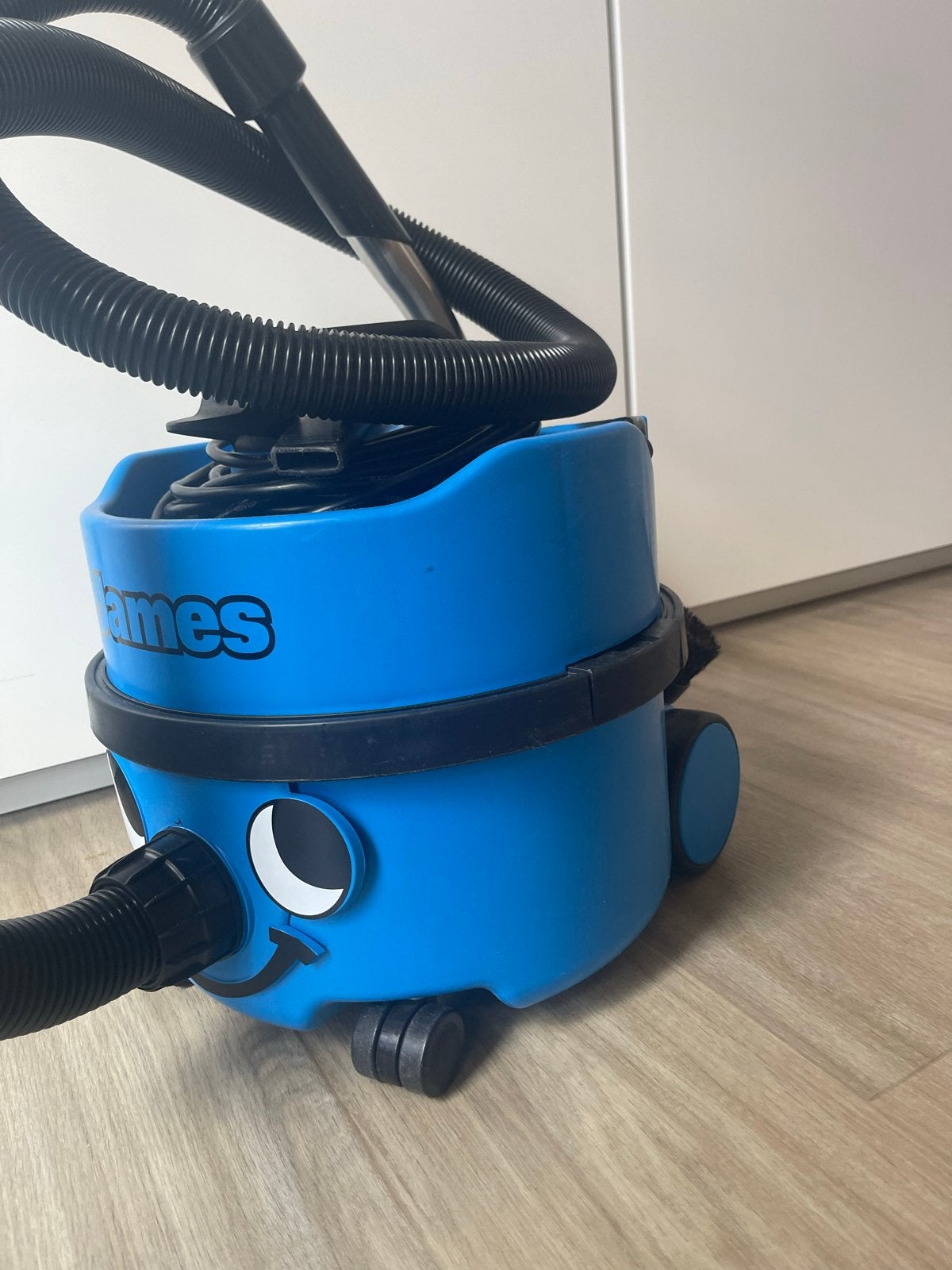 Numatic James JVP180 stofzuiger, Inclusief accessoires, Numatic, Zo goed als nieuw, Sledestofzuiger