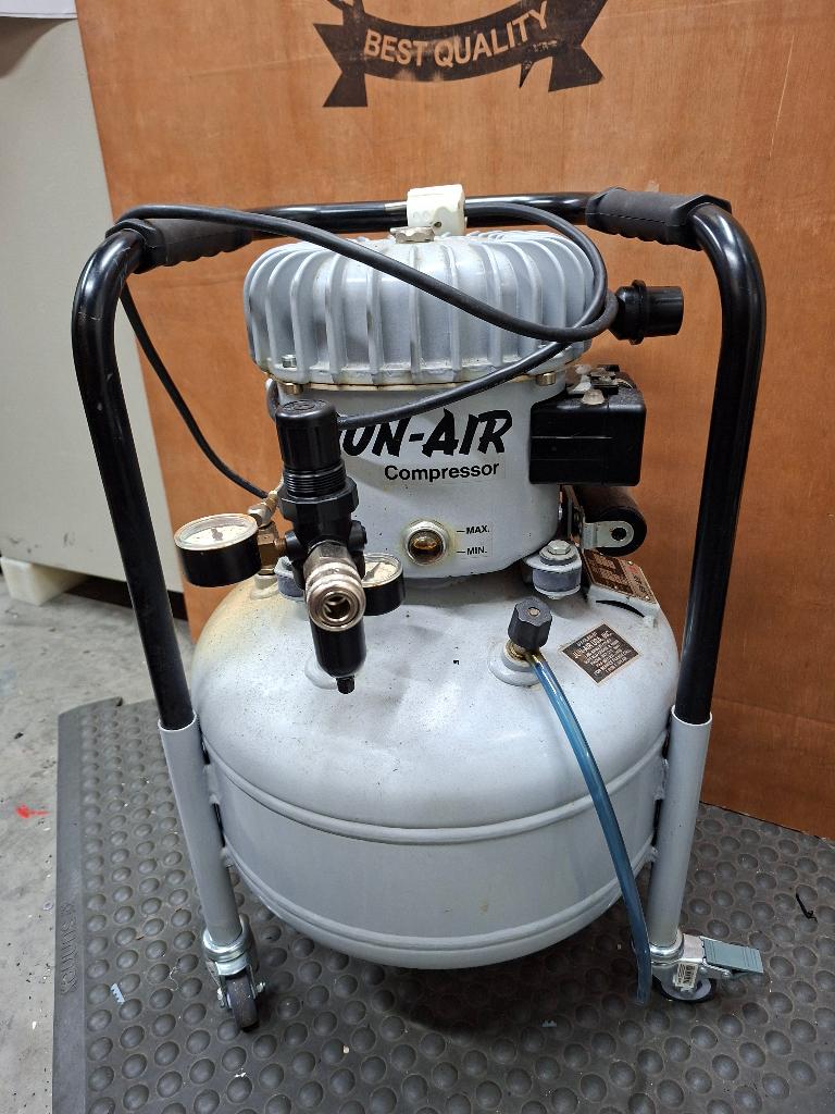 compressor, Ophalen, Gebruikt, Minder dan 200 liter/min, Geluidgedempt