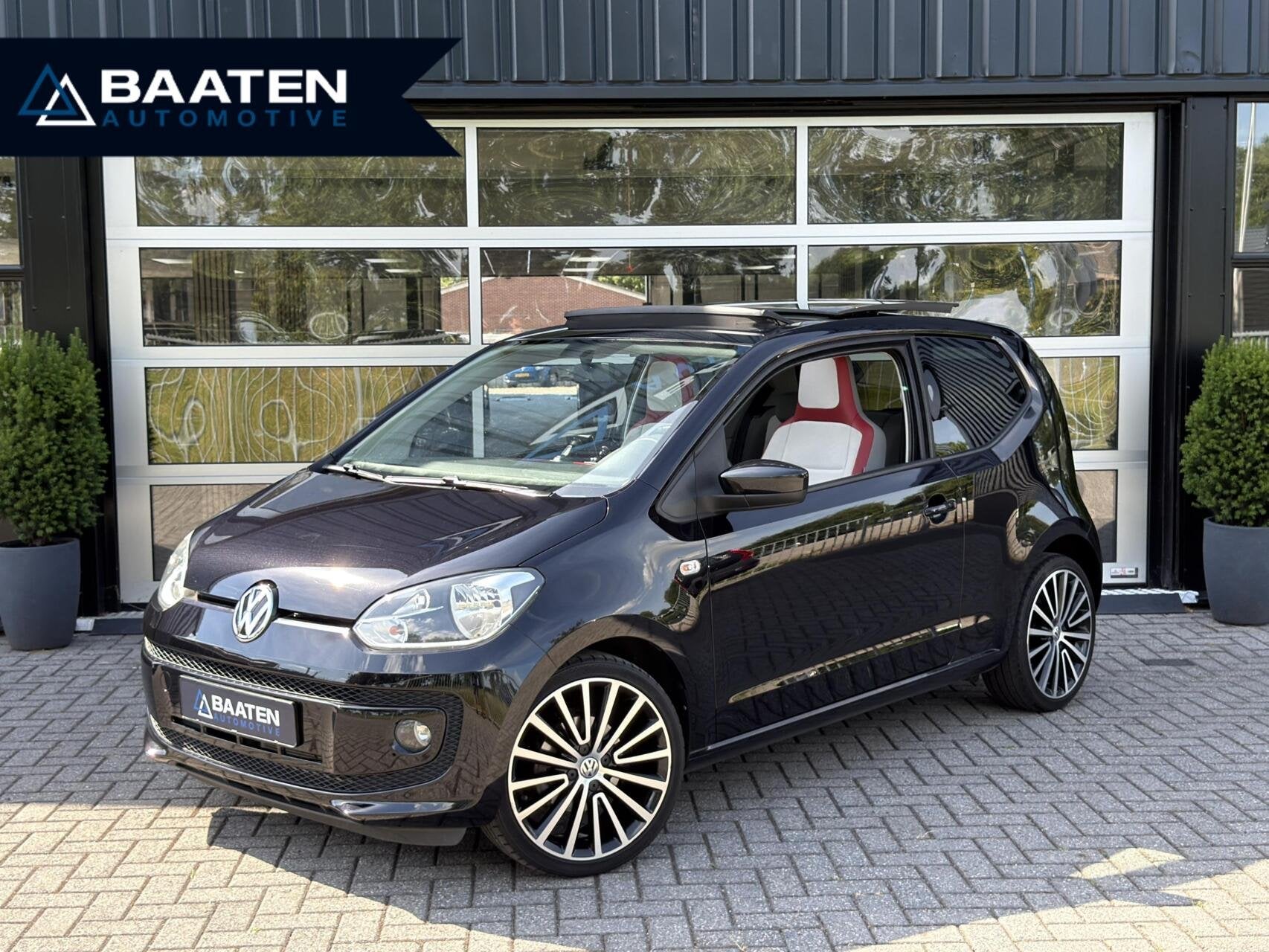 Volkswagen Up! 1.0 high up! |Pano|Airco|BT|Standkachel|Navi|, Stof, Up!, 840 kg, 4 stoelen