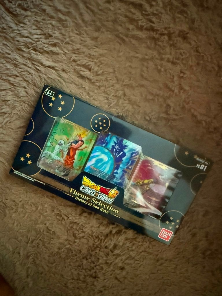 Theme Selection: History of Son Goku Dragon ball TCG, Ophalen of Verzenden, Nieuw, Foil